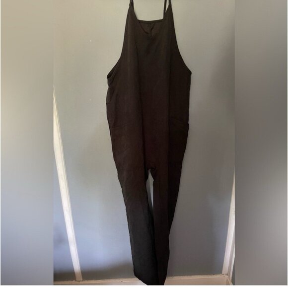 Women’s Suede-Like Black Jumpsuit Size Medium – Fashionable One-Piece VG - Picture 4 of 4